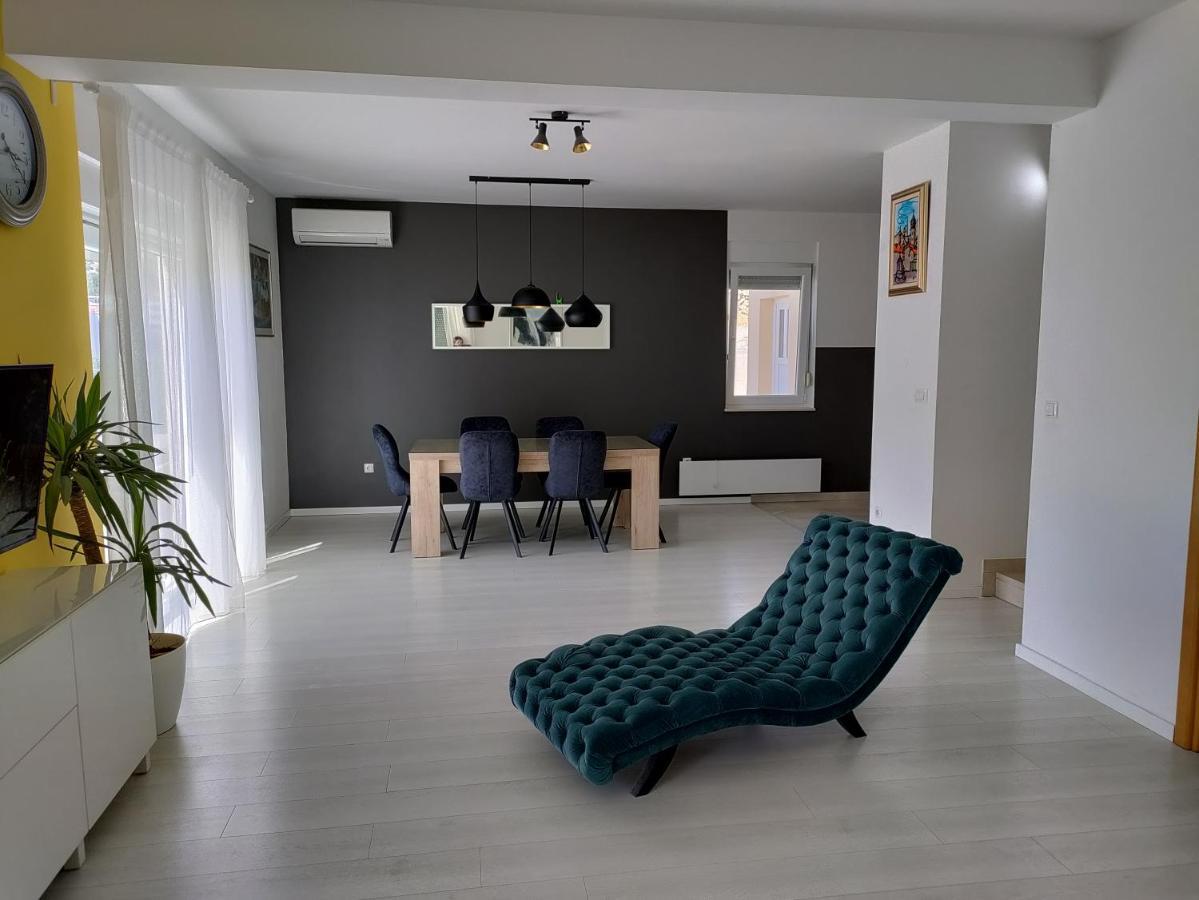 Appartamento Magi House With Pool Podstrana Esterno foto