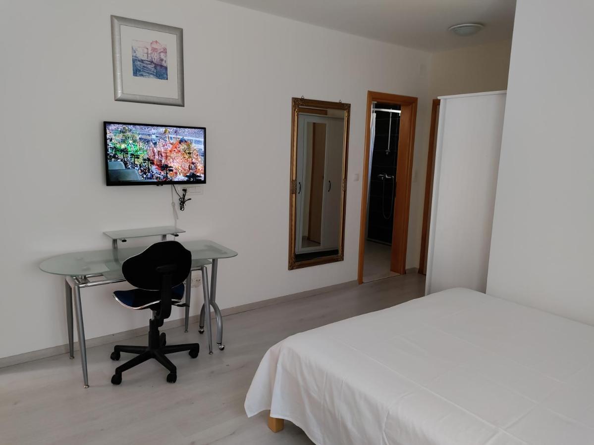Appartamento Magi House With Pool Podstrana Esterno foto
